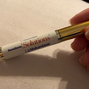 LipSense. Lip Volumizer.